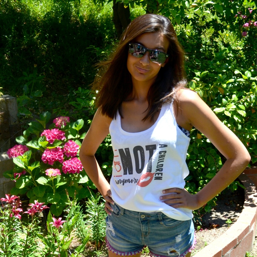 T-SHIRT: "I'm Not A Children Anymore"